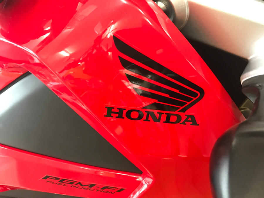 HONDAの赤いバイク